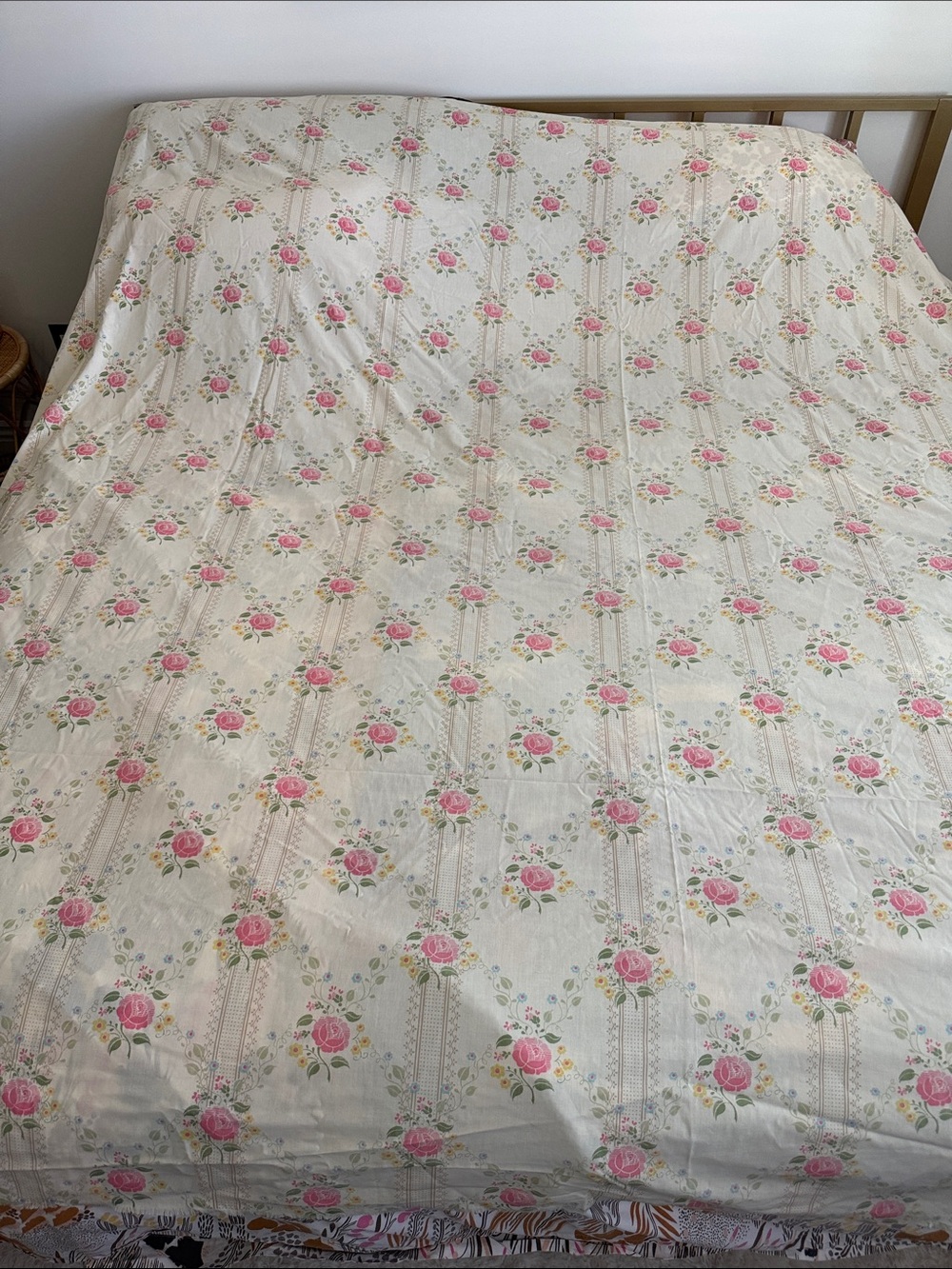 Vintage 70s Fieldcrest Floral Victorian Rose Boho Garden Cottage King Flat Sheet